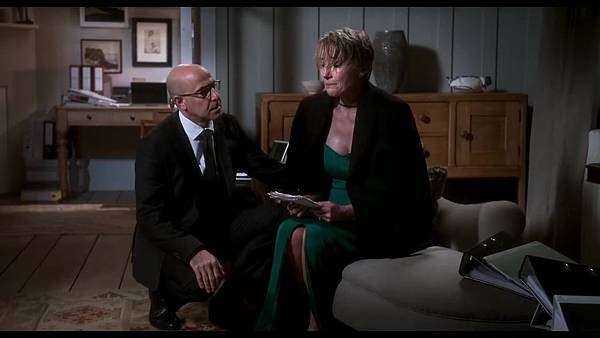 Green-Dress-Worn-by-Emma-Thompson-in-“The-Children-Act”-Movie-1.jpg