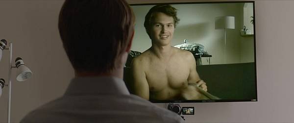 Vizio-TV-Used-by-Ansel-Elgort-in-Jonathan-1-1.jpg