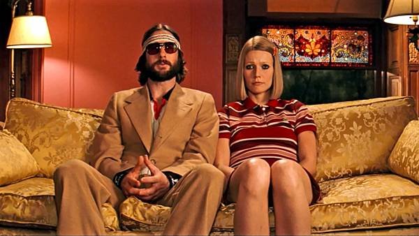 the-royal-tenenbaums-watching-videoSixteenByNineJumbo1600-v2.jpg