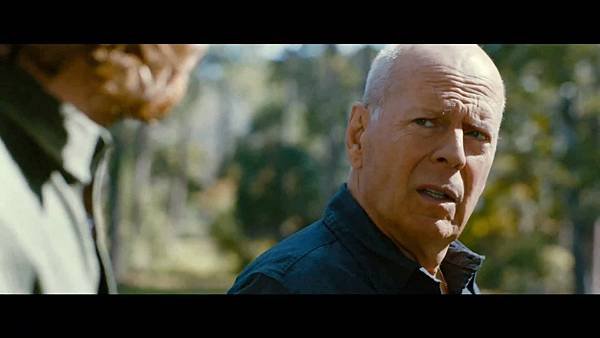 bruce-willis-american-siege 2.jpg