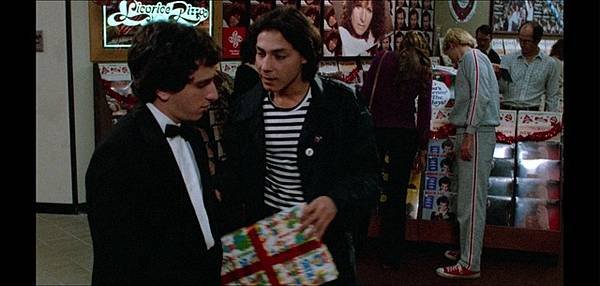 licorice pizza in fast times at ridgemont high 3.jpg