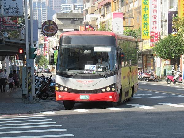 桃園客運 2008 ISUZU NQR75PBL 025-F