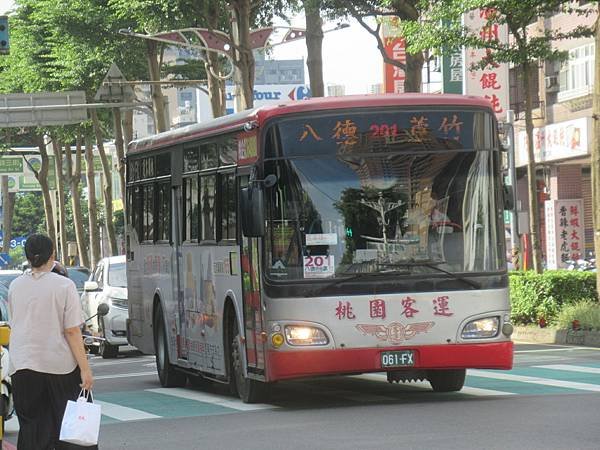 桃園客運 2012 HINO RK8JRSA 061-FX