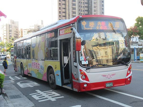 桃園客運 2012 VOLVO B7RLE 080-FX