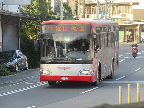桃園客運 2012 HINO RK8JRSA 099-FX