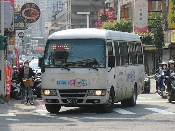 桃園客運 2014 Fuso Rosa BE641G 527