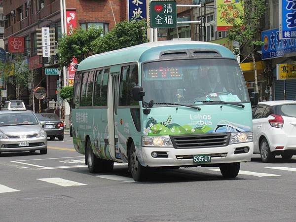 桃園市公車 221 桃園區公所環紅甲線 (經寶山街)