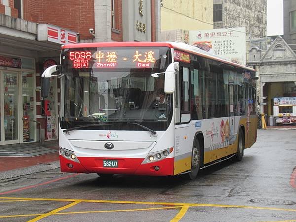 桃園客運 2015 YUTONG ZK6118HGA 582