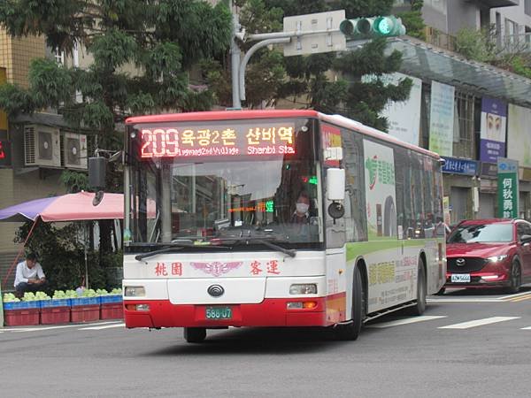 桃園客運 2015 YUTONG ZK6128HG 588-