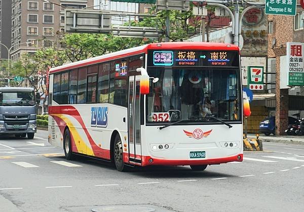 桃園客運 2022 Fuso RM11FN2XE KKA-3