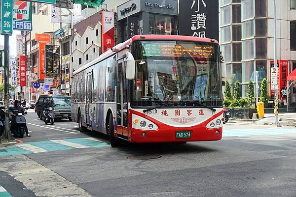 桃園市公車 206(ABC) 桃園-高鐵桃園站 (普通車)