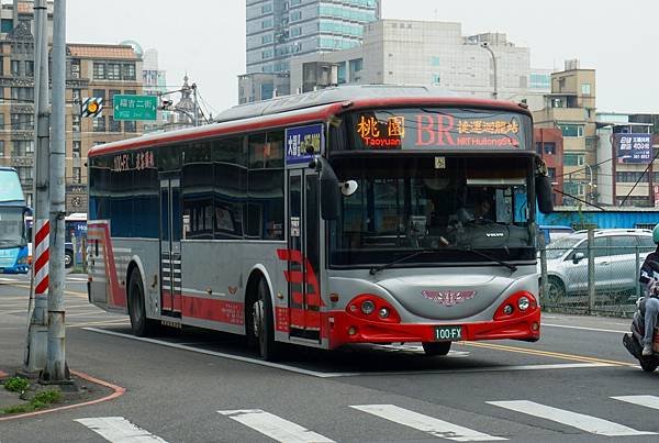 桃園市公車 BR 桃園-捷運迴龍站