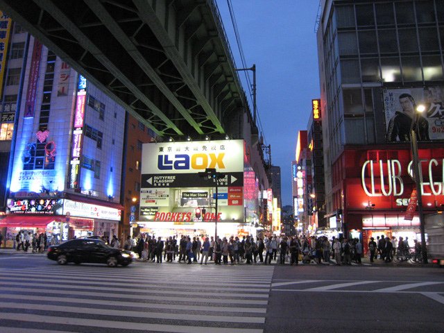 akihabara_street_3.jpg