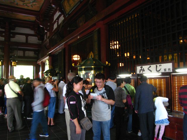 asakusa_temple_8.jpg