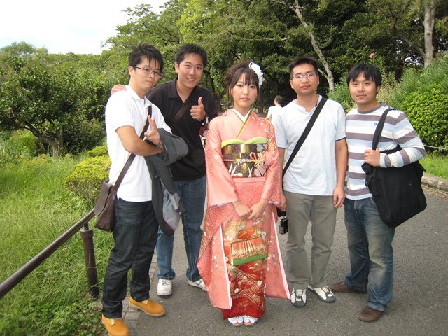 ueno_shinobazuike_kimono_girl.jpg