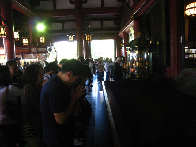 asakusa_temple_6.jpg