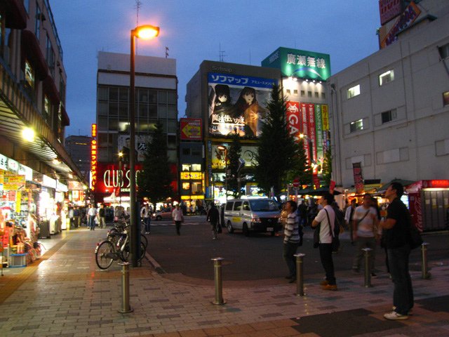 akihabara_street_1.jpg