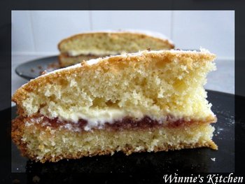 Victoria sponge.jpg