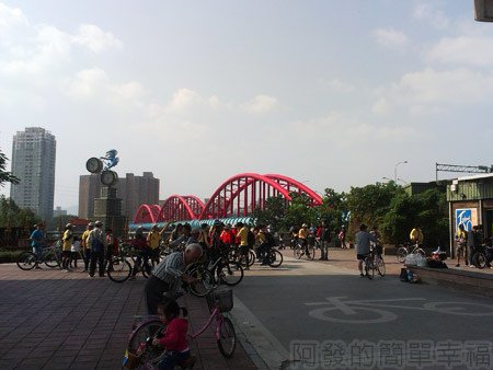 古亭河濱公園01永福橋下河濱公園入口處