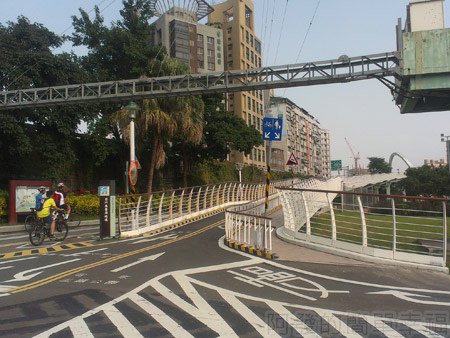 古亭河濱公園21古亭河濱公園跨堤天橋