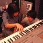 孫自佑與keyboard老師討論中.jpg