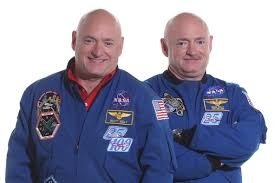 「mark kelly scott kelly」的圖片搜尋結果