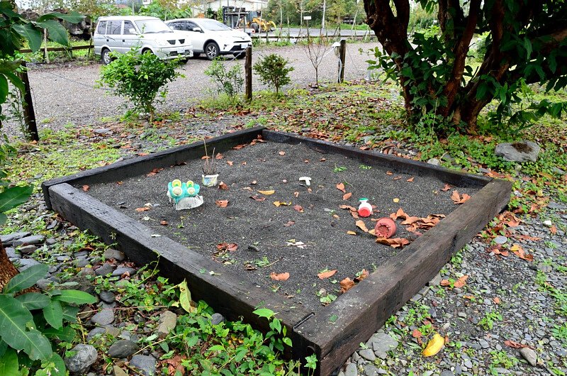 宜蘭 冬山 屋頂庭園咖啡 沙坑