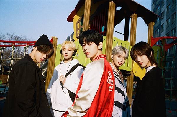 0517 Concept Photo %5CBOY%5C全體1.jpg