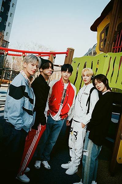 0517 Concept Photo %5CBOY%5C全體2.jpg