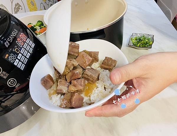 山水萬用鍋食譜-骰子牛丼飯08.JPG