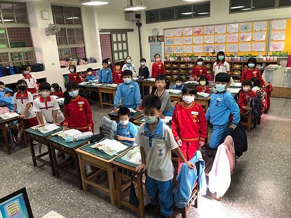 2023.11.27-12.1頒發期中考成績優良獎狀、完成閱