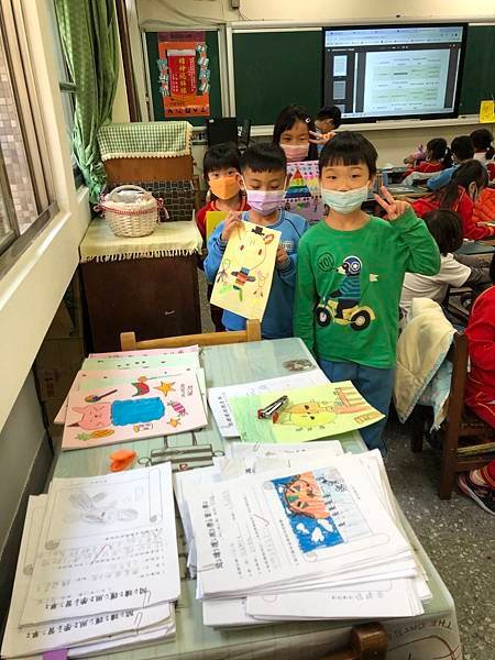 2023.11.27-12.1頒發期中考成績優良獎狀、完成閱