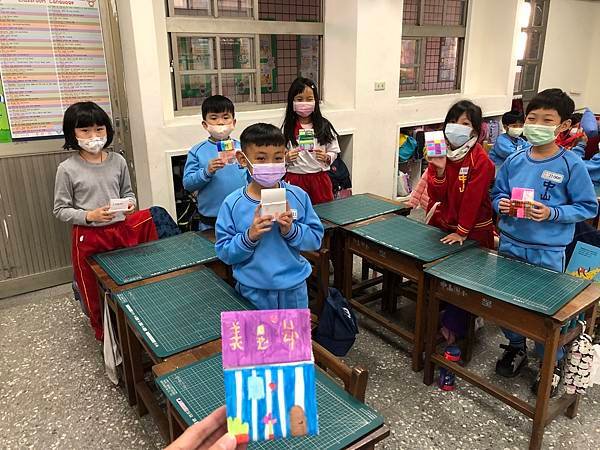 2023.11.27-12.1頒發期中考成績優良獎狀、完成閱
