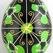 Ukrainian_Pysanka_with_Rake_Motifs.jpg