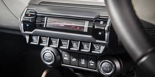 Suzuki-Ignis-interior-31.jpg