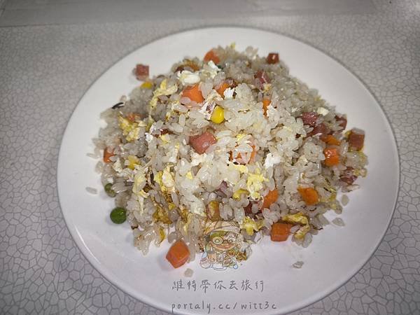 【嘉義西區美食】嘉義西市場不僅有超便宜的炒飯，甚至還有60元