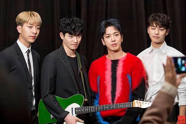  「搞混了又被圈粉」CNBLUE，再次圈粉的帥氣感