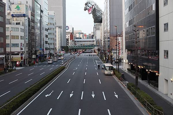 godzilla-in-tokyo1.jpg