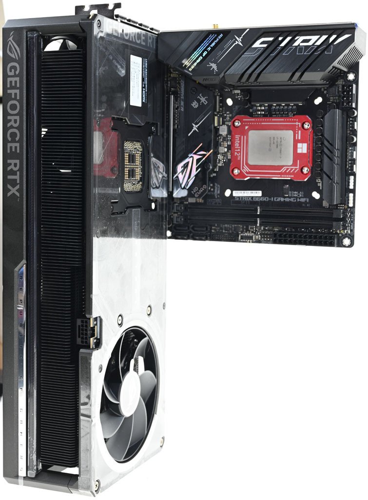 動爪玩ROG ASTRAL GEFORCE RTX 5090