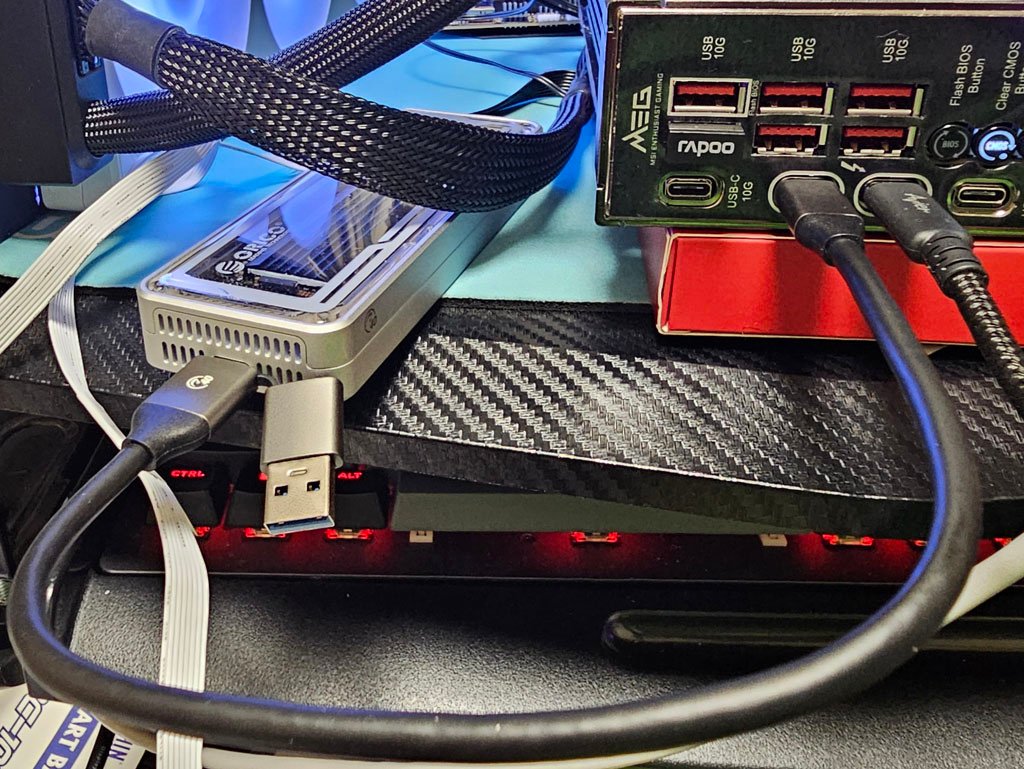 ORICO透明鋁晶40Gpbs M.2 SSD外接盒開箱