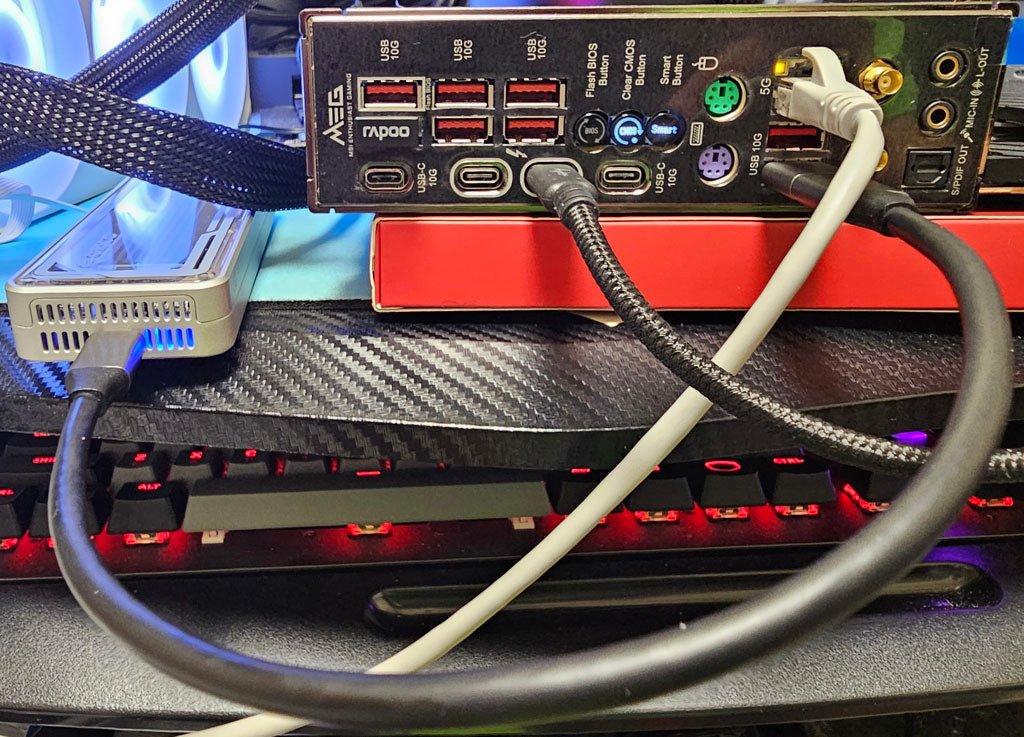 ORICO透明鋁晶40Gpbs M.2 SSD外接盒開箱
