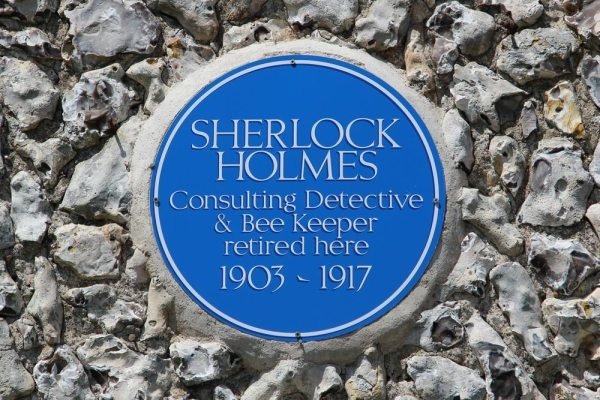 plaque-commemorating-sherlock-holmes-retirement-pendrills-east-dean.jpg