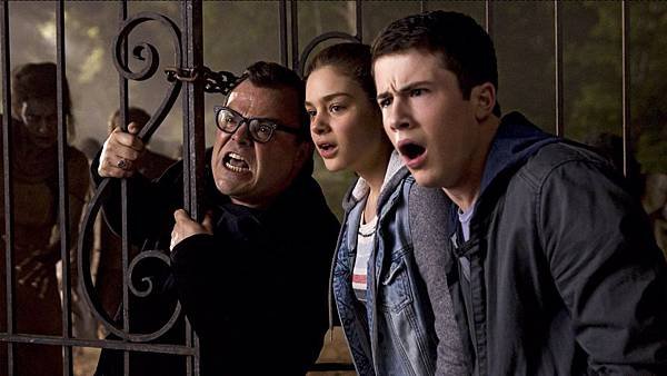 Goosebumps_Review_Jack_Black_Dylan_Minnette_Odeya_Rush_01jpg.jpg