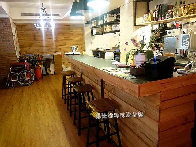 avb-bar-kitchen09.JPG