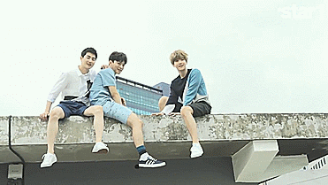 有愛三兄弟.gif