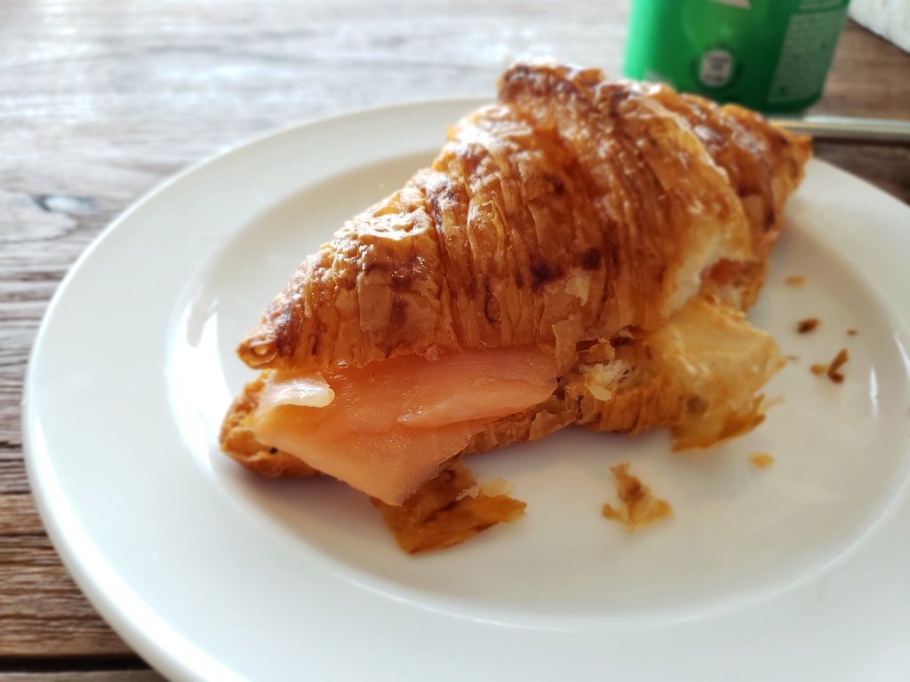 27, Lounge food 1.jpg