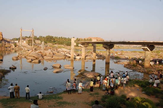 Hampi_India_BridgeCollapsed03.jpg