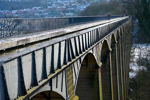 Pontcysyllte_AqueductCanal_UK_05.jpg