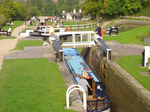 Pontcysyllte_AqueductCanal_UK_11.jpg