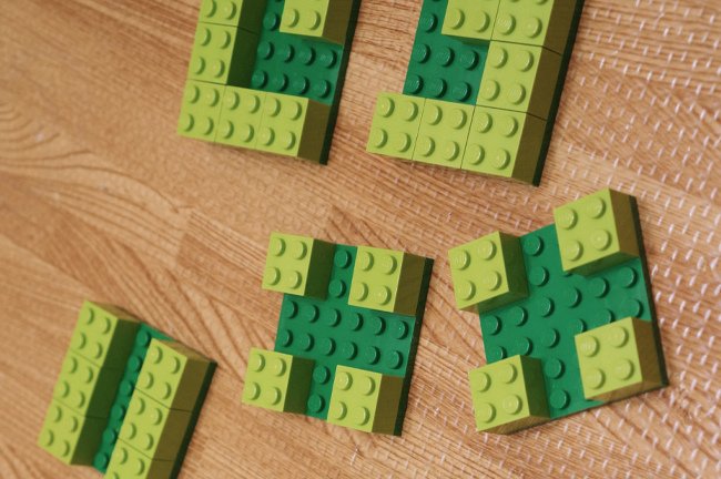 885